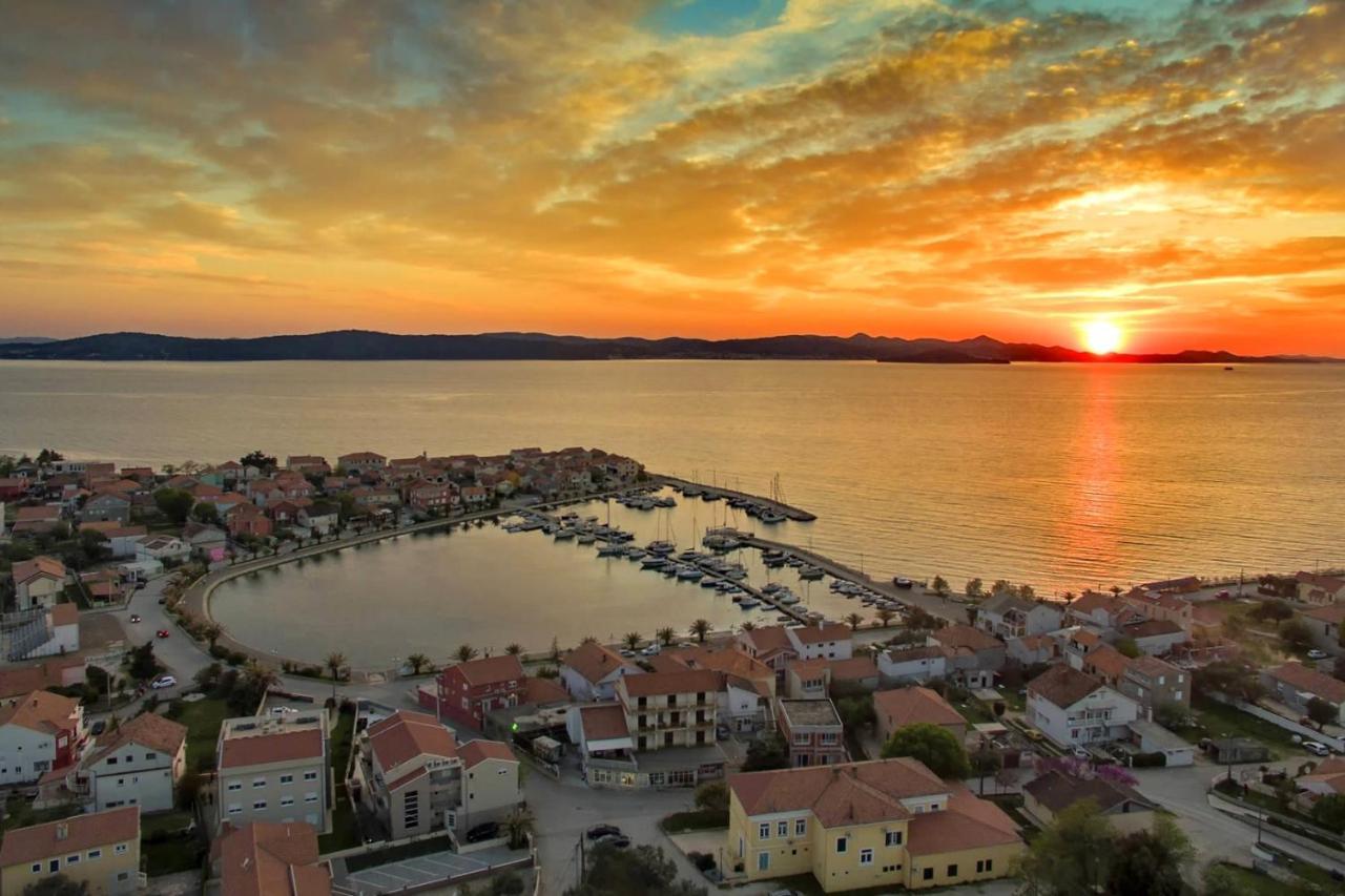 Apartments With A Parking Space Bibinje, Zadar - 12270 Bagian luar foto